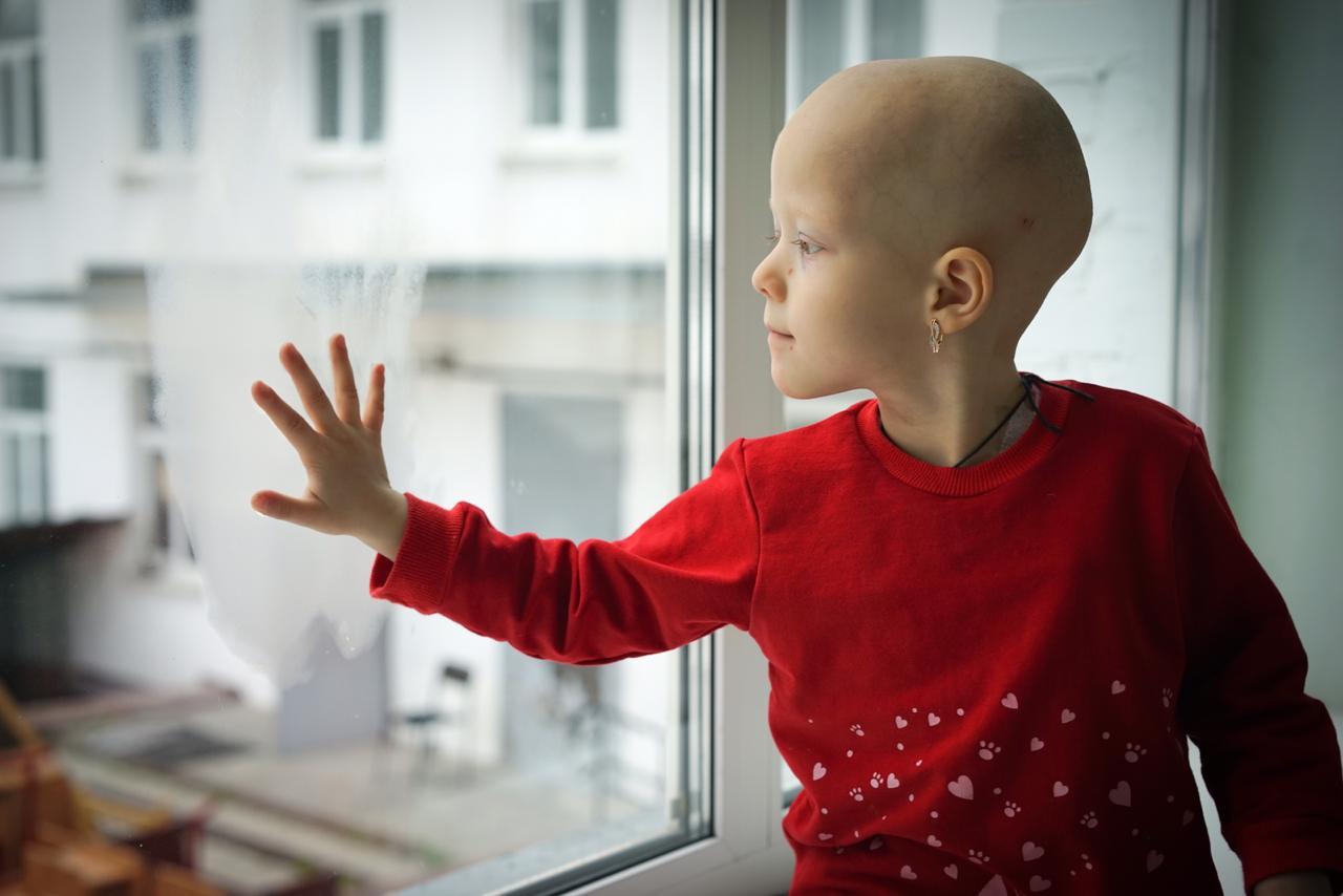 Ребенок рак родители. Дети с онкологическими заболеваниями. Дети больные онкологией.